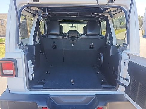 Used 2021 Jeep Wrangler Unlimited Sahara image 9