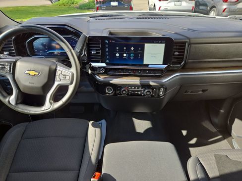 Used 2024 Chevrolet Silverado 1500 LT AWD/4WD image 25