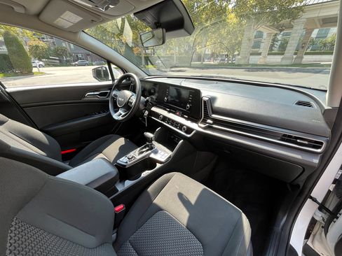 Used 2024 Kia Sportage LX image 36