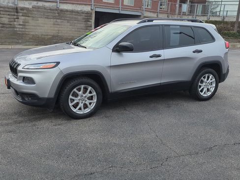 Used 2015 Jeep Cherokee Sport w/ Sport Appearance Group image 3