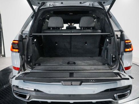 Used 2024 BMW X7 xDrive40i w/ M Sport Package AWD/4WD image 52