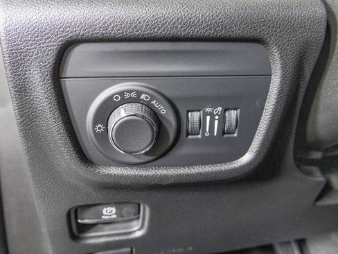 New 2025 Jeep Grand Cherokee 4WD image 18