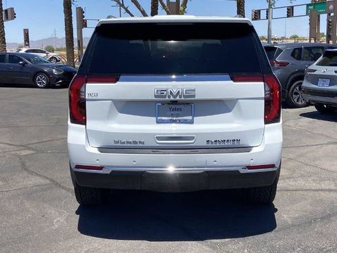 Used 2025 GMC Yukon Elevation AWD/4WD image 5