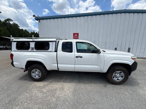 Used 2020 Toyota Tacoma SR RWD image 9