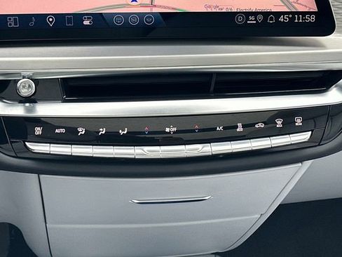 Used 2025 Cadillac Lyriq Sport image 4