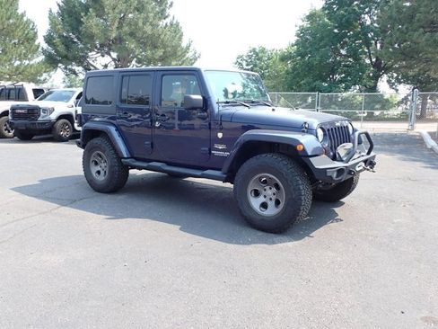 Used 2013 Jeep Wrangler Unlimited Sahara w/ Connectivity Group AWD/4WD image 15