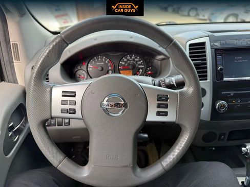 Used 2015 Nissan Frontier SV image 15