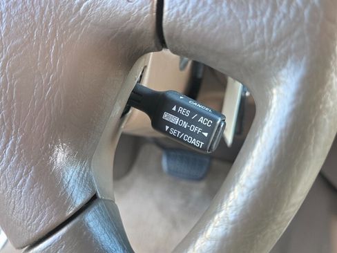 Used 2001 Toyota Sequoia SR5 image 38