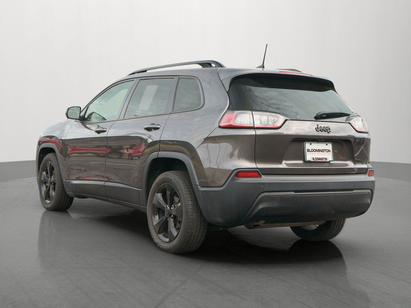 Used 2019 Jeep Cherokee Latitude Plus FWD image 5
