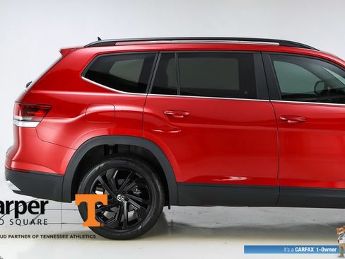 Used 2023 Volkswagen Atlas SE w/ Panoramic Sunroof Package FWD image 11