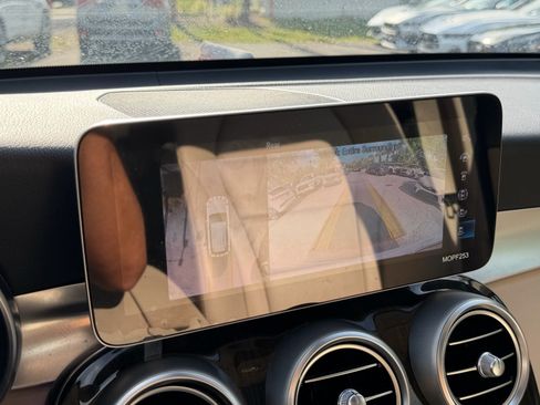 Used 2021 Mercedes-Benz GLC 300 w/ Premium Package image 23