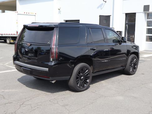 Used 2017 Cadillac Escalade Premium Luxury RWD image 21