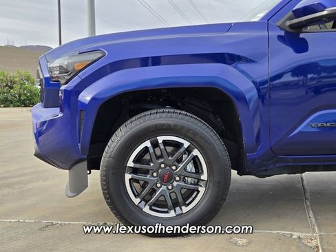 Used 2025 Toyota Tacoma TRD Sport w/ TRD Sport Premium Package AWD/4WD image 9