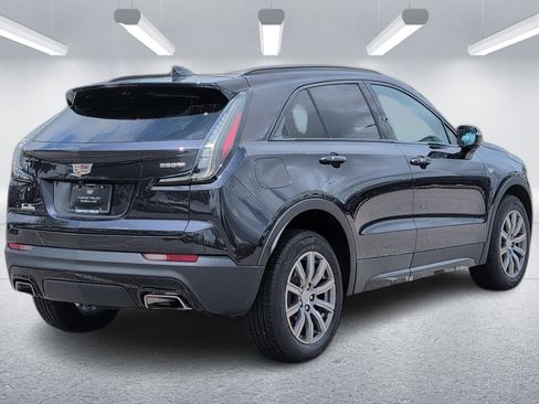 Certified 2022 Cadillac XT4 Sport w/ Enhanced Visibility Package FWD image 7