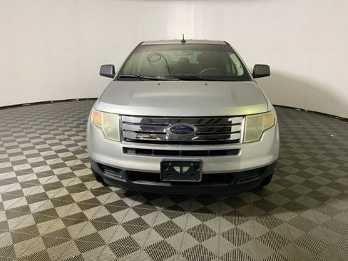 Used 2010 Ford Edge SE image 2