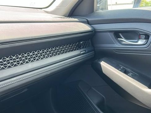 Used 2023 Honda Accord LX image 18