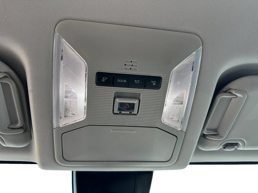 Used 2024 Toyota RAV4 XLE FWD image 23