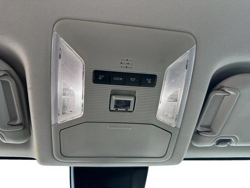Used 2024 Toyota RAV4 XLE FWD image 23