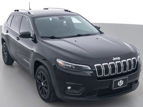 Used 2019 Jeep Cherokee Latitude Plus w/ Cold Weather Group FWD image 1