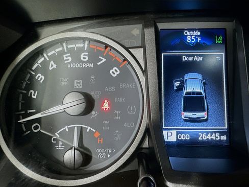 Used 2023 Toyota Tacoma TRD Sport image 19