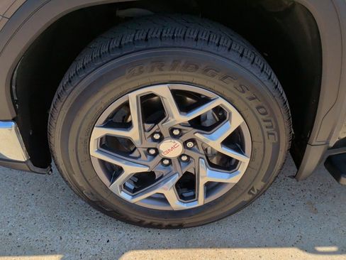 Used 2023 GMC Sierra 1500 SLT image 47