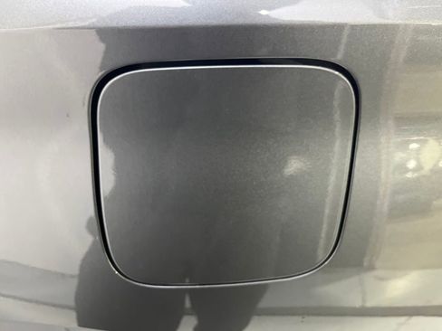 Used 2024 Nissan Versa SV w/ Trunk Package image 40