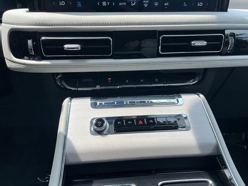 Used 2026 Lincoln Aviator Reserve w/ Luxury Package AWD/4WD image 34