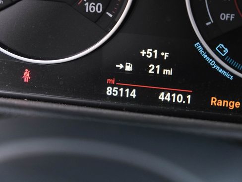 Used 2018 BMW 330i Sedan w/ M Sport Package image 34