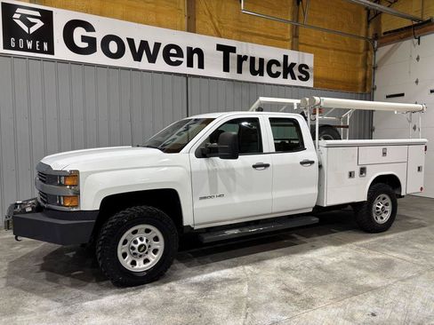 Used 2016 Chevrolet Silverado 3500 W/T AWD/4WD image 4