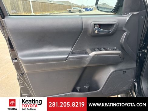 Used 2023 Toyota Tacoma Limited image 7