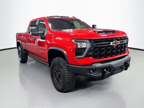 Used 2024 Chevrolet Silverado 2500 ZR2 w/ ZR2 Bison Edition AWD/4WD image 3