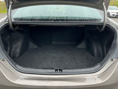 Used 2019 Toyota Corolla SE image 12