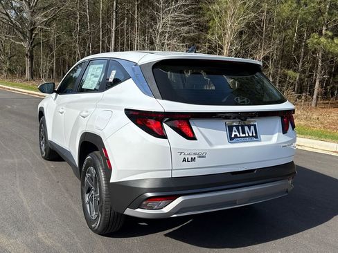 New 2026 Hyundai Tucson Blue SE image 4