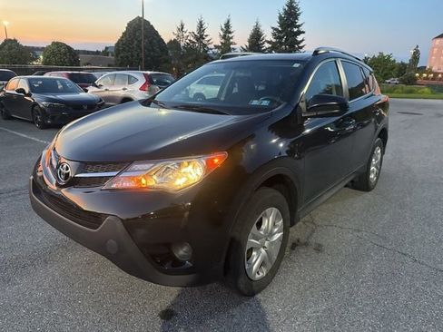 Used 2015 Toyota RAV4 LE AWD/4WD image 9