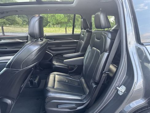 Used 2021 Jeep Grand Cherokee L Limited AWD/4WD image 14