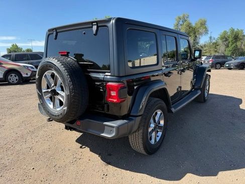 Used 2018 Jeep Wrangler Unlimited Sahara AWD/4WD image 6