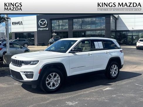 Used 2023 Jeep Grand Cherokee Limited AWD/4WD image 1