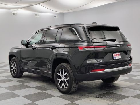 Used 2024 Jeep Grand Cherokee Limited image 9