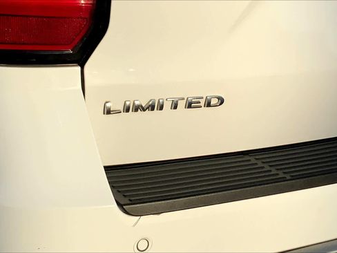 Used 2020 Ford Expedition Limited w/ Equipment Group 302A image 9