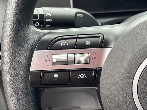 Certified 2025 Hyundai Tucson SE image 34