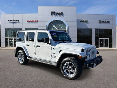 Used 2018 Jeep Wrangler Unlimited Sahara image 1