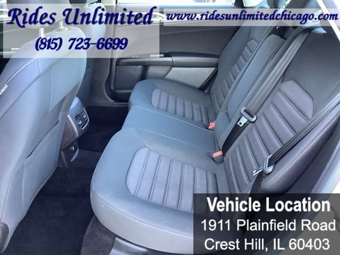 Used 2017 Ford Fusion SE FWD image 40