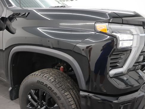 Used 2025 Chevrolet Silverado 2500 LT w/ Trail Boss Package AWD/4WD image 19