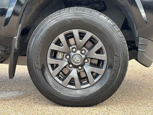 Used 2023 Toyota Tacoma SR5 RWD image 8