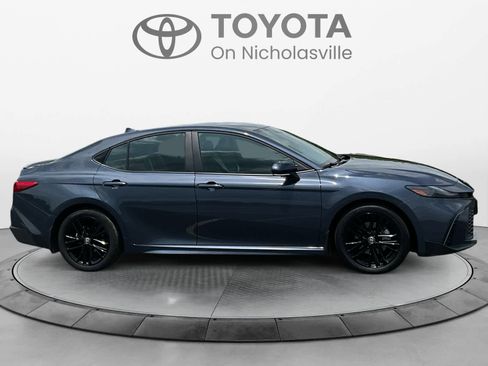 Used 2026 Toyota Camry SE FWD image 7