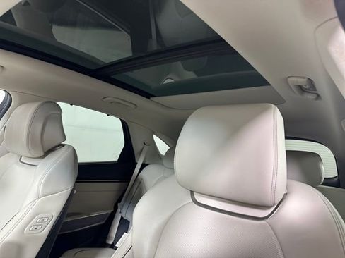 Used 2022 Genesis GV70 2.5T w/ Advanced Package image 12