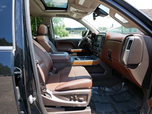 Used 2017 Chevrolet Silverado 1500 High Country AWD/4WD image 8