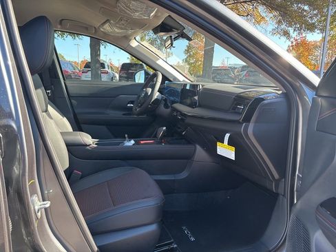 New 2026 Nissan Kicks SR w/ Cold Weather Package image 18