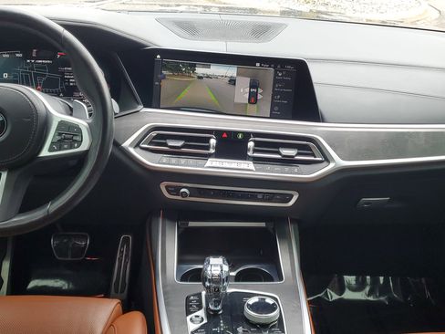 Used 2022 BMW X7 M50i image 22