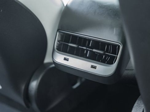 Used 2019 Tesla Model 3 Long Range image 29